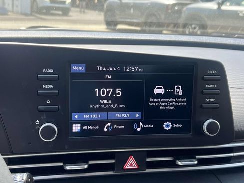 Used 2025 Hyundai Elantra SE w/ Cargo Package FWD image 27