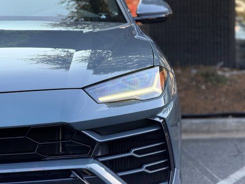 Used 2022 Lamborghini Urus AWD/4WD image 5