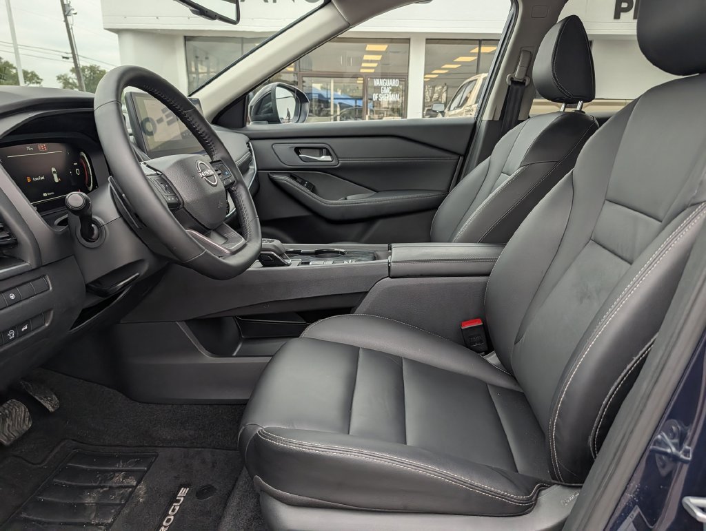 Used 2026 Nissan Rogue SL FWD image 26