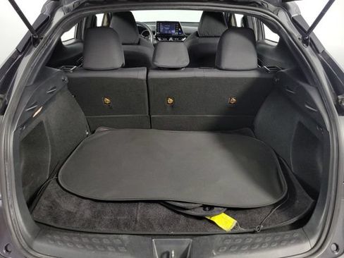 Used 2019 Toyota C-HR LE FWD image 26