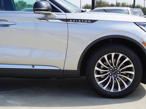 Used 2021 Lincoln Aviator Reserve w/ Equipment Group 201A image 10