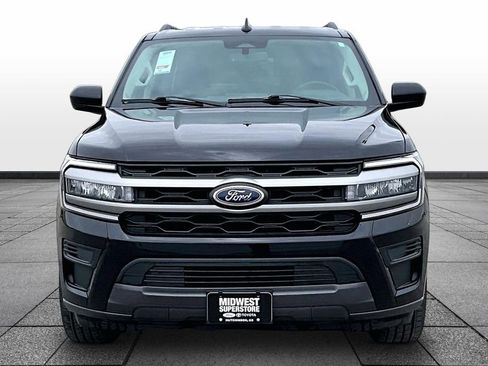 Used 2024 Ford Expedition XLT AWD/4WD image 3