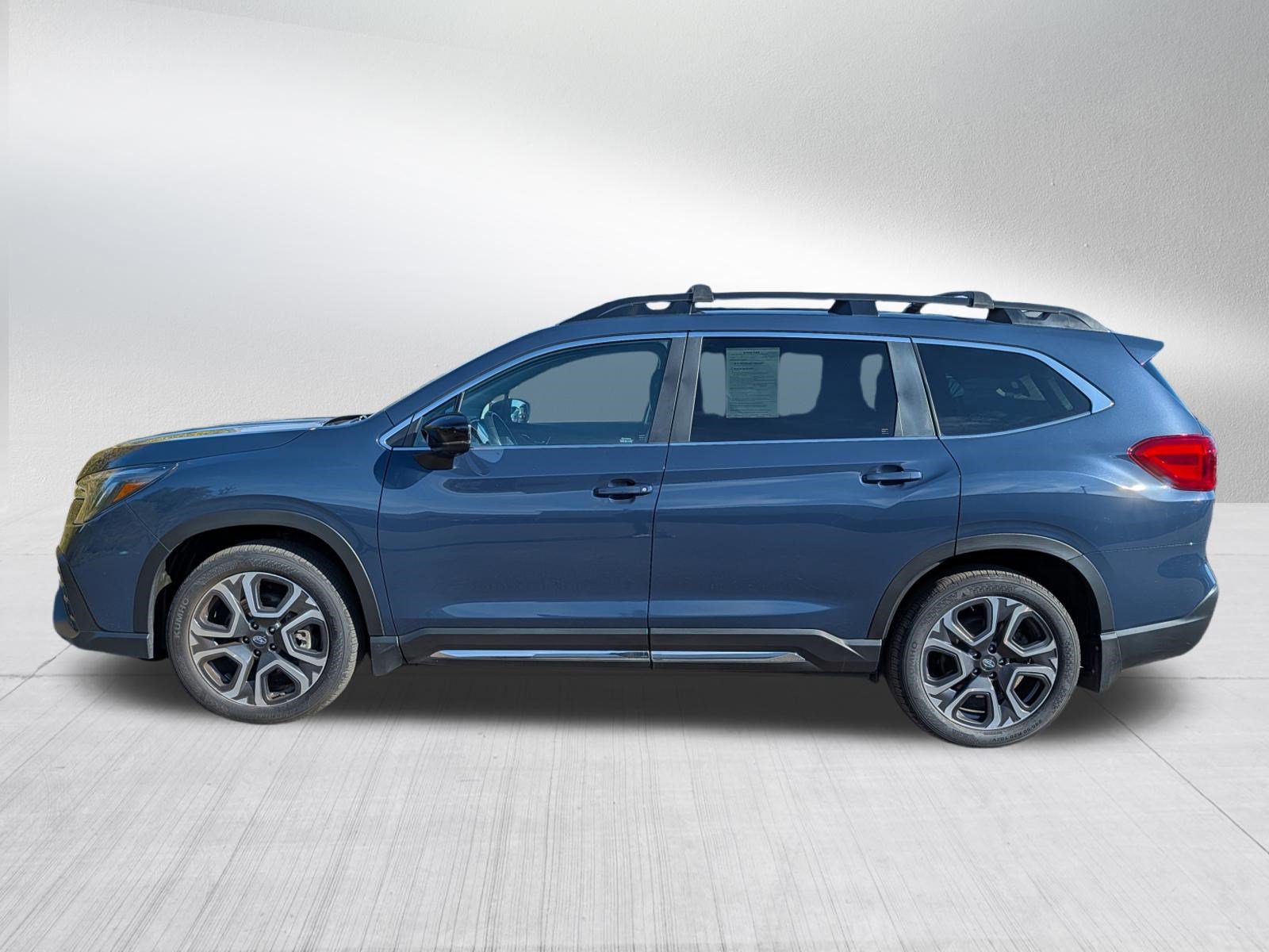 Used 2024 Subaru Ascent Limited w/ Technology Package AWD/4WD image 4
