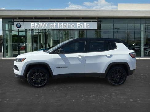 Used 2022 Jeep Compass Latitude w/ Sun and Sound Group AWD/4WD image 6