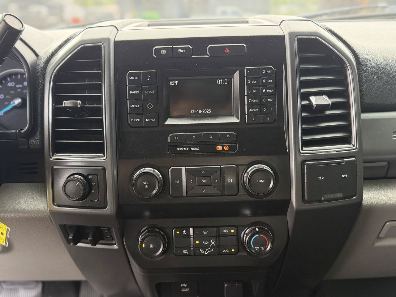Used 2019 Ford F250 XLT AWD/4WD image 11