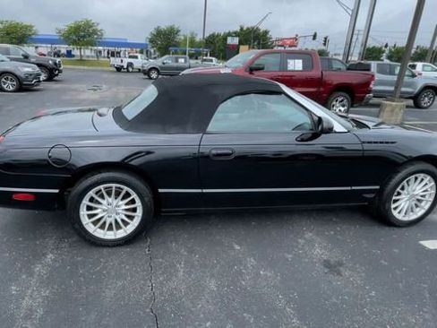Used 2004 Ford Thunderbird image 2
