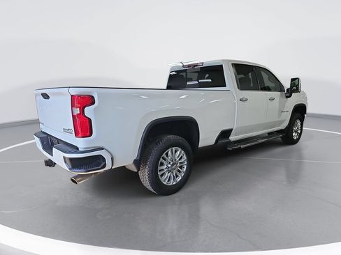 Used 2020 Chevrolet Silverado 2500 High Country w/ Z71 Off-Road Package AWD/4WD image 3