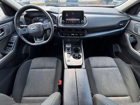 Used 2025 Nissan Rogue SV FWD image 35