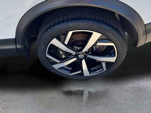 Used 2022 Nissan Rogue Sport SL w/ Premium Package image 11