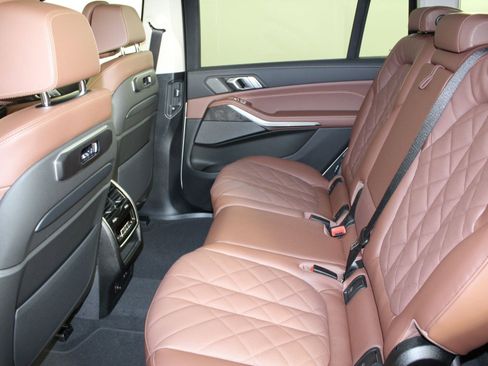 New 2026 BMW X7 xDrive40i image 19