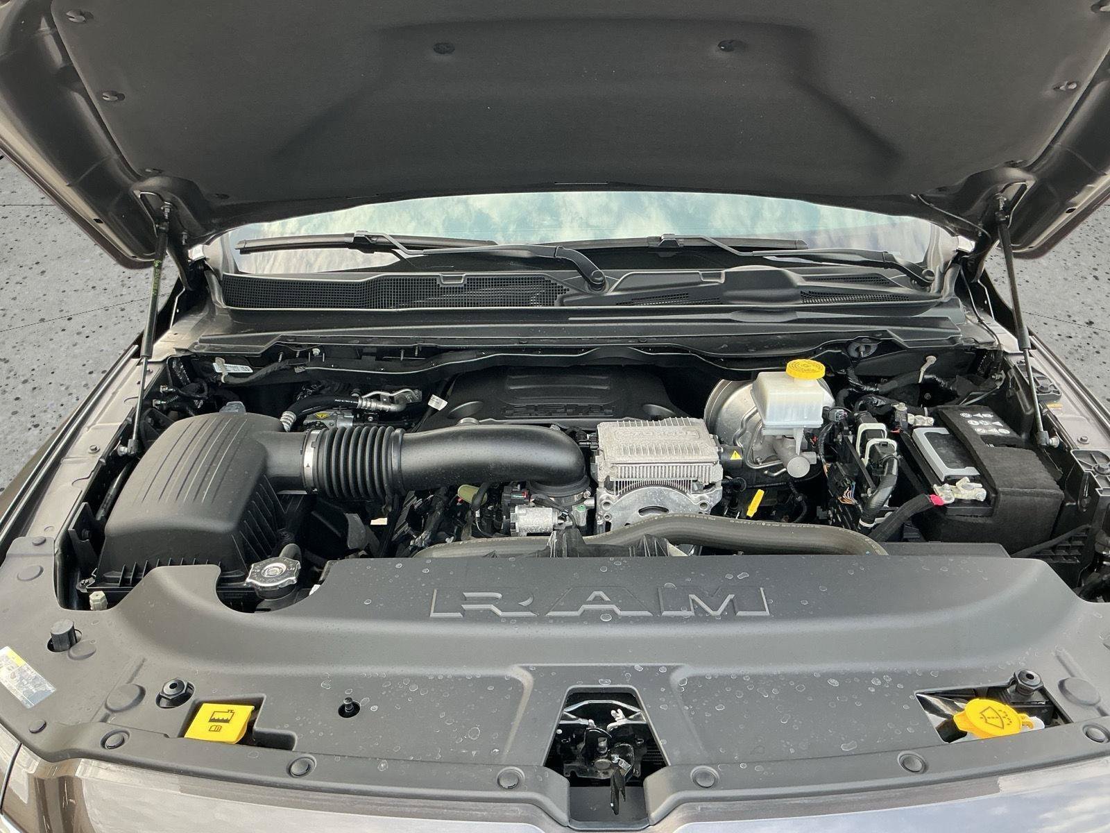 Used 2023 RAM 1500 Big Horn AWD/4WD image 9