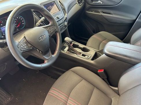 Used 2023 Chevrolet Equinox RS FWD image 10