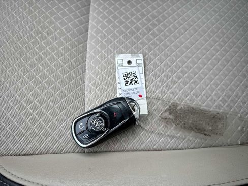 Used 2019 Buick Encore Sport Touring image 32