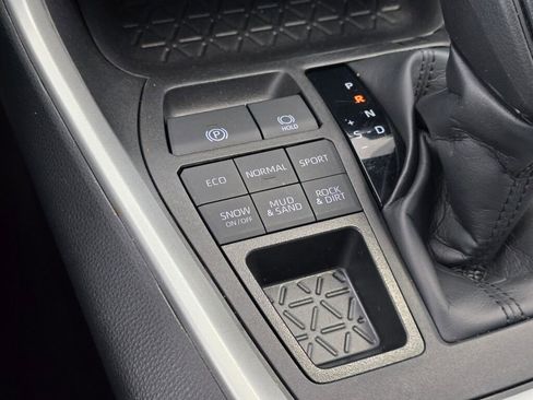 Certified 2024 Toyota RAV4 XLE AWD/4WD image 34