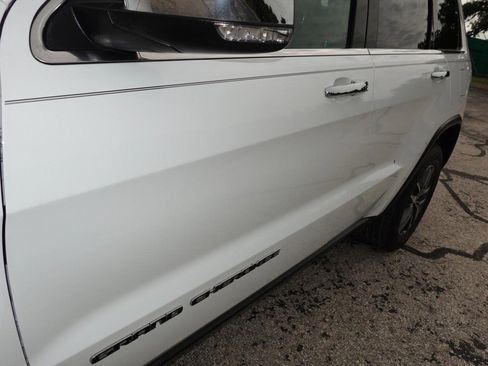 Used 2017 Jeep Grand Cherokee Limited RWD image 10
