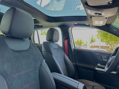 New 2025 Mercedes-Benz GLA 35 AMG 4MATIC image 13