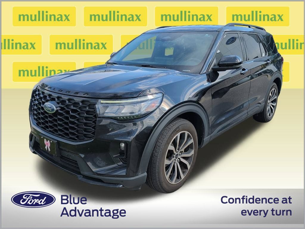 Used 2025 Ford Explorer ST-Line RWD image 2