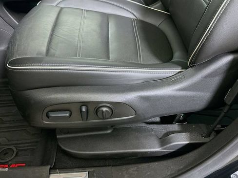 Used 2023 GMC Acadia Denali w/ Denali Ultimate Package AWD/4WD image 23