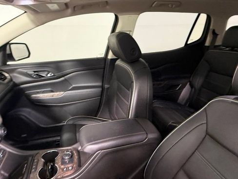 Used 2021 GMC Acadia Denali w/ Denali Technology Package FWD image 30