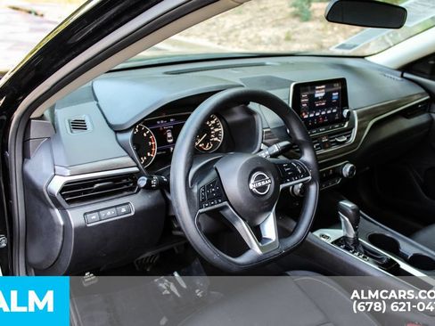 Used 2025 Nissan Altima 2.5 SV FWD image 20