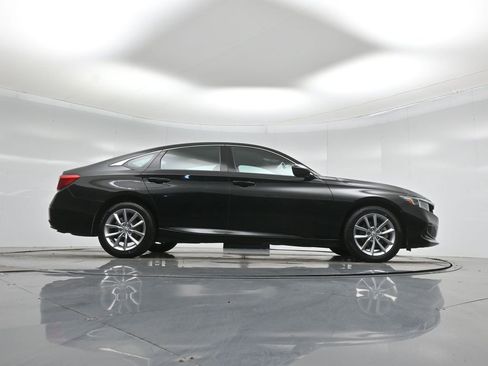 Used 2022 Honda Accord LX image 45