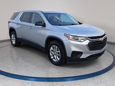 Used 2021 Chevrolet Traverse LS AWD/4WD image 3