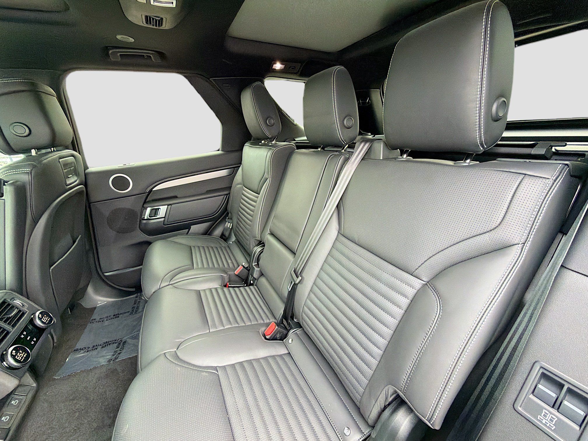New 2026 Land Rover Discovery Limited Edition AWD/4WD image 20