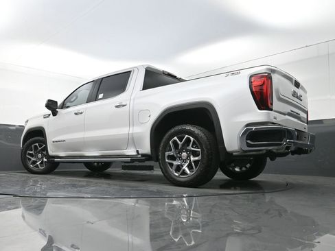 Used 2024 GMC Sierra 1500 SLT image 32