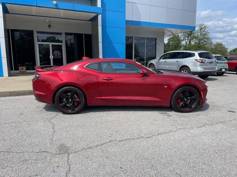 Used 2021 Chevrolet Camaro SS image 9