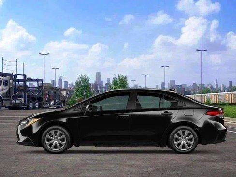 New 2026 Toyota Corolla LE FWD image 4