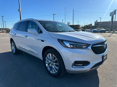 Used 2021 Buick Enclave Essence w/ Sound and Sites Package image 8