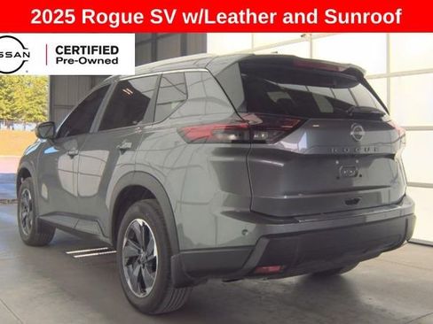 Used 2025 Nissan Rogue SV w/ SV Premium Package FWD image 7