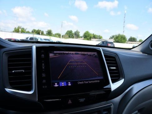 Used 2018 Honda Pilot EX-L image 18