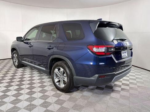 Certified 2025 Honda Pilot EX-L image 3