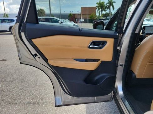 Certified 2023 Nissan Rogue Platinum w/ Platinum Premium Package image 15