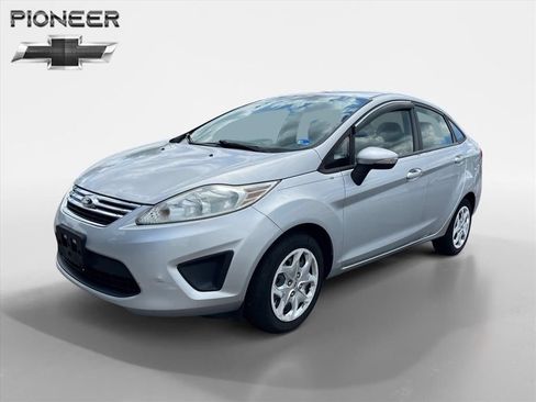 Used 2013 Ford Fiesta SE FWD image 1