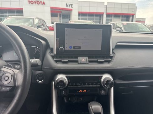 Used 2025 Toyota RAV4 XLE AWD/4WD image 22