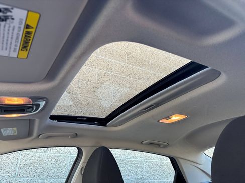 Used 2025 Hyundai Elantra SEL FWD image 29