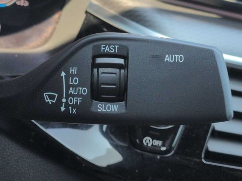 Used 2023 BMW M550i xDrive w/ Dynamic Handling Package AWD/4WD image 28