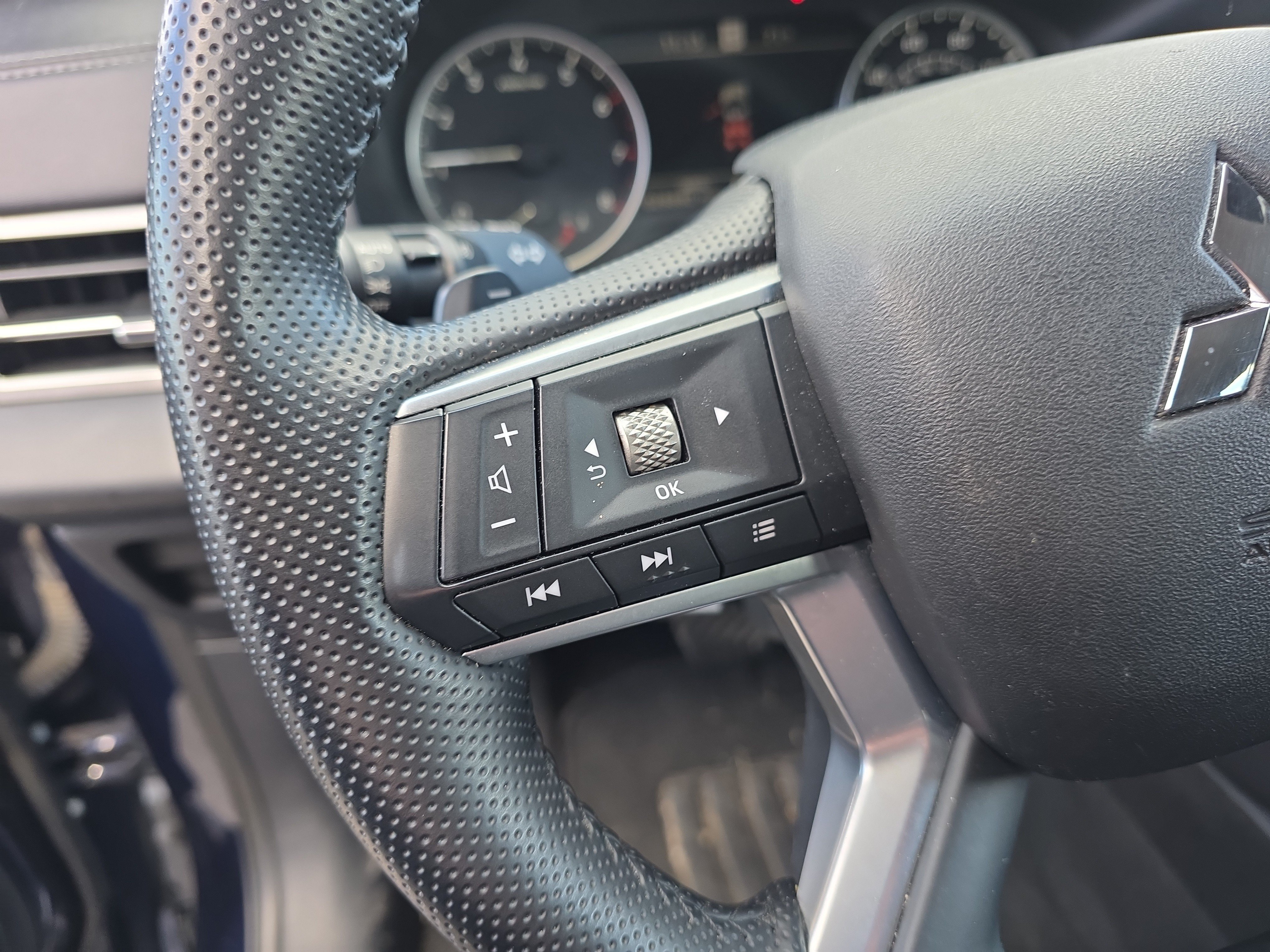 Used 2025 Mitsubishi Outlander SE AWD/4WD image 19