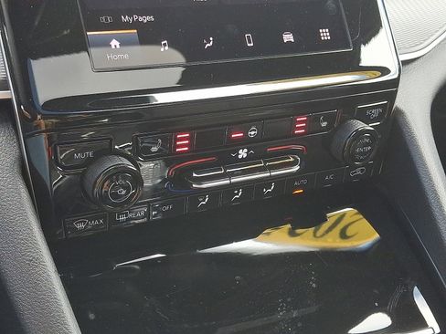 New 2025 Jeep Grand Cherokee L Altitude image 19