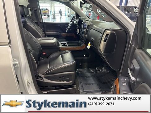 Used 2017 Chevrolet Silverado 1500 High Country AWD/4WD image 24