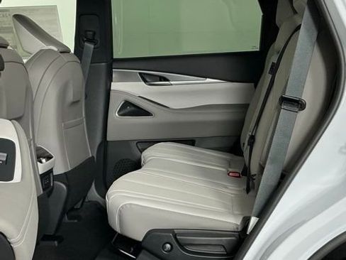 New 2027 INFINITI QX60 Luxe FWD image 18