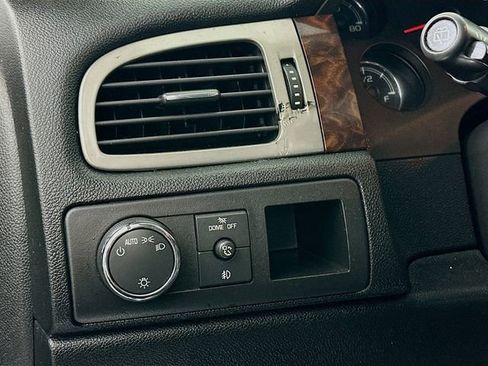 Used 2010 GMC Yukon XL Denali image 11