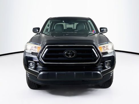 Used 2020 Toyota Tacoma SR5 RWD image 3