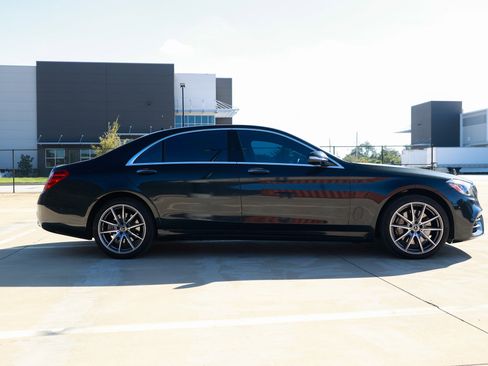 Used 2019 Mercedes-Benz S 560 Sedan image 18