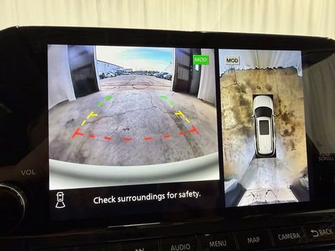 Used 2025 Nissan Pathfinder SL w/ SL Premium Package image 21