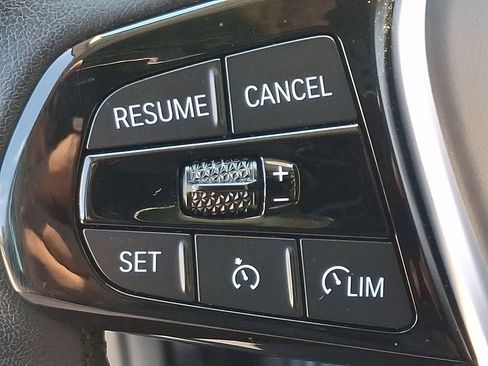 Used 2022 BMW 530e xDrive w/ Convenience Package AWD/4WD image 22