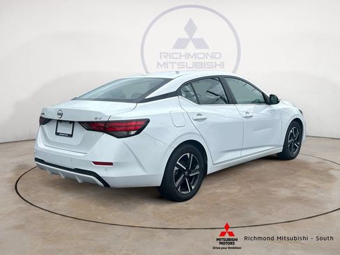 Used 2024 Nissan Sentra SV FWD image 3