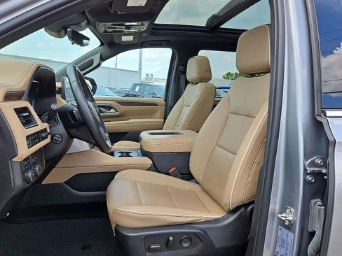 Used 2024 Chevrolet Tahoe Premier AWD/4WD image 25